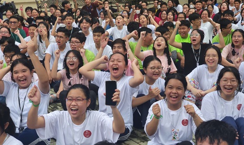 Ngành giáo dục TP.HCM để lại dấu ấn gì trong năm 2023?- Ảnh 4. Học sinh Trường THPT chuyên Lê Hồng Phong trong một hoạt động ngoại khóa - Ảnh: H.HG.