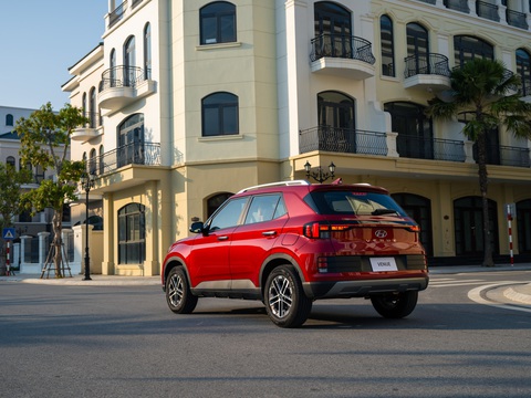 Loạt SUV mới, giá dưới 1 tỉ đồng ra mắt Việt Nam năm 2023: Mazda CX-5 nổi bật nhất- Ảnh 24. Hyundai Venue sử dụng máy 1.0L tăng áp, công suất 118 mã lực, kết hợp số tự động 7 cấp ly hợp kép - Ảnh: Đại lý Hyundai/Facebook