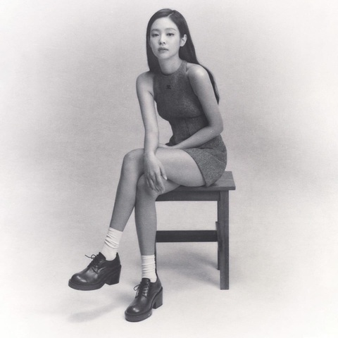 Jennie BlackPink chính thức 'ra riêng'- Ảnh 3. Jennie được người hâm mộ ủng hộ định hướng hoạt động mới này