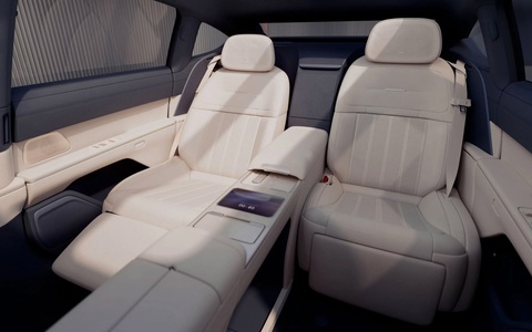 Xe điện Nio ET9 chở tháp ly không đổ, nhờ khả năng giảm xóc quá chất- Ảnh 8. Xe điện Nio ET9 chở tháp ly không đổ, nhờ khả năng giảm xóc quá chất- Ảnh 8.