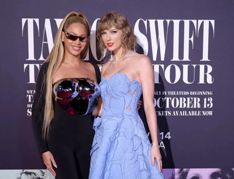 Doanh thu phòng vé thế giới 2023 và những bài học đắt giá cho Hollywood- Ảnh 2. Ngoài Taylor Swift (phải), bộ phim hòa nhạc Renaissance của Beyonce (trái) cũng gặt hái được nhiều thành công - Ảnh: GETTY IMAGES
