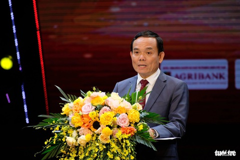 Phó thủ tướng Trần Lưu Quang: 'Không bằng lòng, không thỏa mãn' để trở thành cán bộ giỏi- Ảnh 2. Phó thủ tướng Trần Lưu Quang phát biểu tại buổi lễ