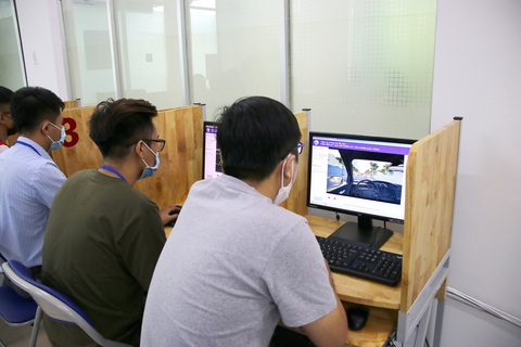 Thí sinh thi tại Trung tâm Sát hạch lái xe huyện Củ Chi (TP.HCM) - Ảnh: CHÂU TUẤN Thí sinh thi tại một trung tâm sát hạch lái xe TP.HCM - Ảnh minh họa: CHÂU TUẤN