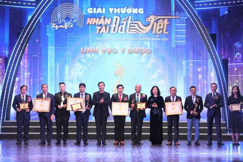 Đại học Y Dược TP.HCM và Bệnh viện Đại học Y Dược TP.HCM nhận giải thưởng Nhân tài Đất Việt năm 2023- Ảnh 4. Công trình của Đại học Y Dược TPHCM và Bệnh viện Đại học Y Dược TPHCM là hai trong ba công trình trong lĩnh vực Y – Dược được trao giải Nhân tà