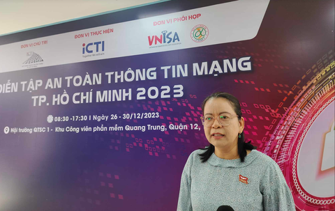 Theo bà Võ Thị Trung Trinh, phó giám đốc Sở Thông tin và Truyền thông TP.HCM, TP đang chuyển đổi số mạnh mẽ trên mọi lĩnh vực nên công tác bảo đảm an toàn thông tin mạng là vô cùng quan trọng - Ảnh: ĐỨC THIỆN Theo bà Võ Thị Trung Trinh - phó giám đốc Sở Thông tin và Truyền thông TP.HCM, TP đang chuyển đổi số mạnh mẽ trên mọi lĩnh vực, nên công tác bảo đảm an toàn thông tin mạng là vô cùng quan trọng - Ảnh: ĐỨC THIỆN