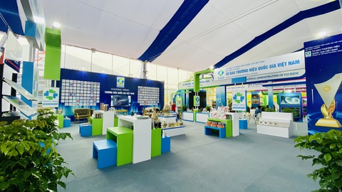 Xét chọn các thương hiệu quốc gia Việt Nam 2024- Ảnh 4. Gian hàng Thương hiệu quốc gia Việt Nam tại Triển lãm Quốc phòng quốc tế Việt Nam, năm 2022