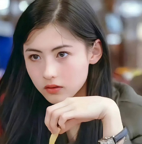 Ở tuổi 20, Trương Bá Chi được khen là quốc sắc thiên hương khi mỹ nhân họ Trương luôn toát lên khí chất vừa trong trẻo, vừa dịu dàng, quyến rũ. Ở tuổi 20, Trương Bá Chi được khen là quốc sắc thiên hương khi mỹ nhân họ Trương luôn toát lên khí chất vừa trong trẻo, vừa dịu dàng, quyến rũ.