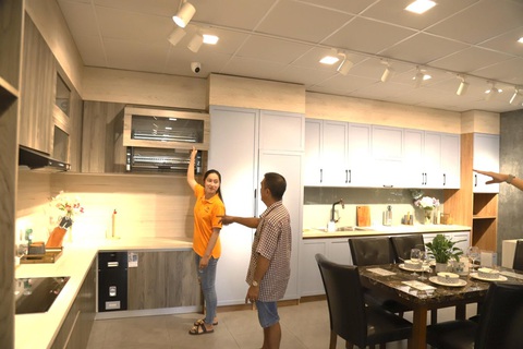 Những thay đổi lớn với thị trường nội thất từ năm 2024- Ảnh 3. Tính an toàn là ưu tiên hàng đầu khi chọn ván gỗ công nghiệp - Ảnh: QUANG ĐỊNH