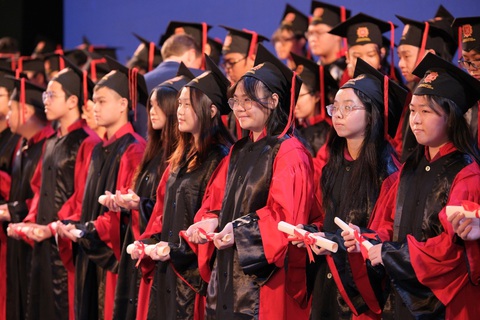Học sinh trường quốc tế Việt Úc đạt thành tích cao trong các kỳ thi Cambridge 2023- Ảnh 1. Trường Quốc tế Việt Úc (VAS) đang giảng dạy cho gần 8.000 học sinh đang theo học tại 6 cơ sở đều được CAIE chứng nhận.