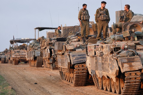 Lực lượng Israel tập trung tại khu vực gần biên giới phía nam Dải Gaza - Ảnh: REUTERS Lực lượng Israel tập trung tại khu vực gần biên giới phía nam Dải Gaza - Ảnh: REUTERS