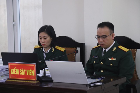 Hình ảnh Phan Quốc Việt lần đầu tiên hầu tòa- Ảnh 6. Đại diện Viện kiểm sát quân sự tại phiên tòa