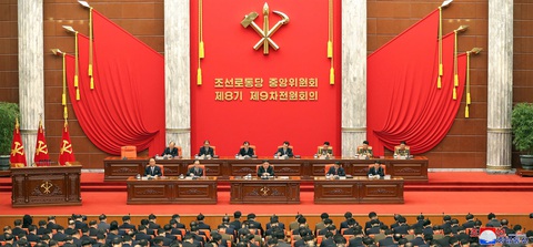 Nhà lãnh đạo Triều Tiên Kim Jong Un chủ trì cuộc họp của Đảng Lao động ngày 26-12 - Ảnh: AFP Nhà lãnh đạo Triều Tiên Kim Jong Un chủ trì cuộc họp của Đảng Lao động ngày 26-12 - Ảnh: AFP