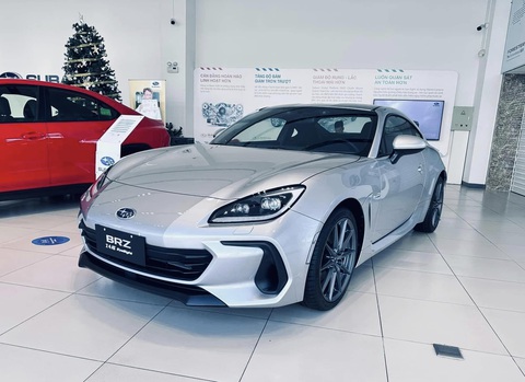 Những đợt giảm giá xe chấn động nhất năm 2023: Cao nhất nửa tỉ đồng- Ảnh 2. Subaru BRZ là dòng xe khá kén khách tại Việt Nam, do thiết kế thể thao 2 cửa, tương tự BMW Z4 hay Porsche 718. Kích thước nhỏ hơn một chút so với Z4, nhưng giá thì thấp hơn rất nhiều. BMW Z4 có giá 3,139 tỉ đồng ở Việt Nam - Ảnh: Đại lý Subaru/Facebook