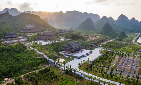 Đến năm 2050 Hà Nam trở thành thành phố trực thuộc trung ương- Ảnh 1. Hà Nam phấn đấu trở thành trung tâm du lịch văn hóa gắn với du lịch văn hóa tâm linh, nghỉ dưỡng, vui chơi, giải trí, thể thao