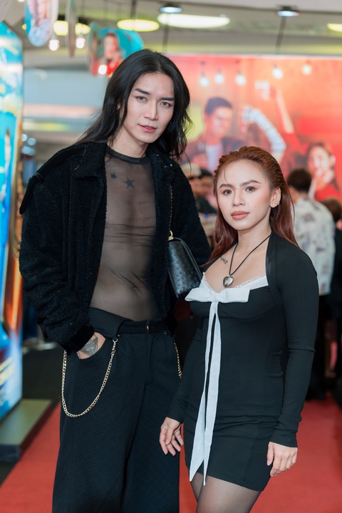 Dàn sao Việt ‘đọ sắc’ trên thảm đỏ công chiếu Trên bàn nhậu dưới bàn mưu- Ảnh 8. BB Trần và Ngọc Phước