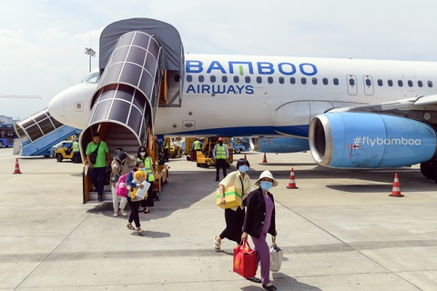 Chạy vạy tiền thưởng Tết cho công nhân- Ảnh 5. Bamboo Airways đã đề nghị các hãng hàng không khác giúp giải quyết lao động dôi dư của hãng cả trăm người, tiếp viên dư 500 người - Ảnh: QUANG ĐỊNH