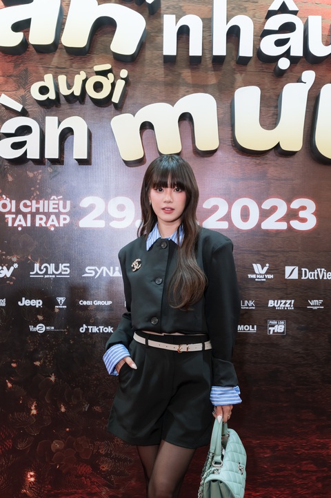 Dàn sao Việt ‘đọ sắc’ trên thảm đỏ công chiếu Trên bàn nhậu dưới bàn mưu- Ảnh 12. Hoàng Yến Chibi