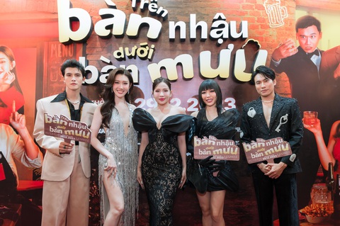 Dàn diễn viên của 'Trên bàn nhậu dưới bàn mưu' Dàn diễn viên của 'Trên bàn nhậu dưới bàn mưu'