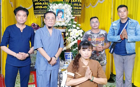 Nghệ sĩ Hồng Tơ, Lê Bảo, Chí Thiện, ca sĩ Phương Tử Long, MC Nhan Ngọc Châu cùng lo đáng tang cho Aly Dũng - Ảnh: Facebook nhân vật. Nghệ sĩ Hồng Tơ, Lê Bảo, Chí Thiện, ca sĩ Phương Tử Long, MC Nhan Ngọc Châu cùng lo đám tang cho Aly Dũng - Ảnh: Facebook nhân vật