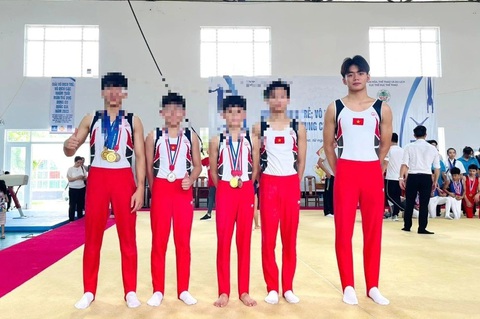 Gần 2,5 tỉ đồng ủng hộ vận động viên Nguyễn Minh Triết đang rất nguy kịch- Ảnh 1. VĐV Nguyễn Minh Triết (bìa phải) đang trong cơn nguy kịch sau tai nạn lúc tập luyện - Ảnh: TDDC VN