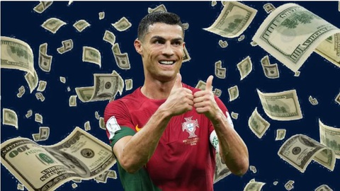 Năm 2023: Ronaldo giỏi hơn Messi về khoản... 'kiếm tiền'- Ảnh 1. Dù đã rời xa sân cỏ châu Âu, Ronaldo vẫn kiếm "đầy bồn đầy bát" - Ảnh: Getty