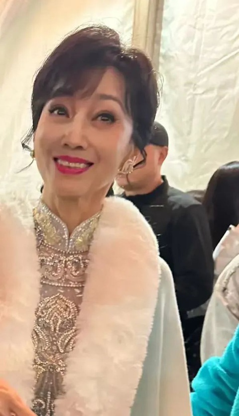 Có thể thấy, ở tU70, Triệu Nhã Chi có dấu hiệu của sự lão hoá lớn Có thể thấy, ở tuổi U70, Triệu Nhã Chi có dấu hiệu của sự lão hóa lớn