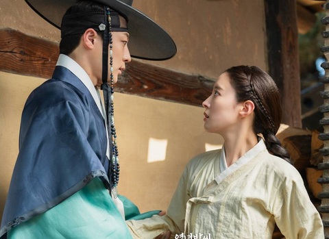 Hôn nhân hợp đồng rất lẩu thập cẩm mà vẫn hút- Ảnh 3. Park Yeon Woo và Kang Tae Ha thời xưa