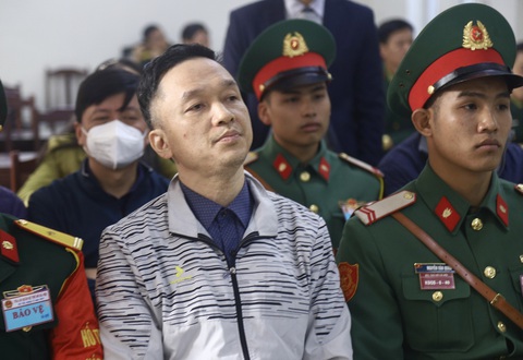 Tổng giám đốc Công ty Việt Á Phan Quốc Việt bị đề nghị tổng hình phạt 25 - 26 năm tù- Ảnh 2. Bị cáo Hồ Anh Sơn tại tòa - Ảnh: DANH TRỌNG