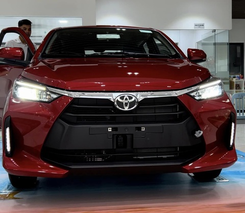 Top xe rẻ nhất ra mắt Việt Nam năm 2023: Tiền mua Kia Carnival đủ mua 5 chiếc cộng lại- Ảnh 6. Toyota Wigo 2023 dùng động cơ 1.2L kết hợp hộp số D-CVT. Công nghệ an toàn nay có cân bằng điện tử, hỗ trợ khởi hành ngang dốc và cảnh báo điểm mù - Ảnh: Đại lý Toyota/Facebook