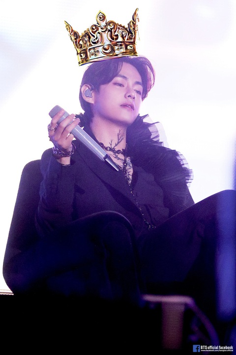 Đang tại ngũ, V (BTS) vẫn 'ăn sinh nhật' khắp châu Á- Ảnh 5. Đang tại ngũ, V (BTS) vẫn 'ăn sinh nhật' khắp châu Á- Ảnh 5.
