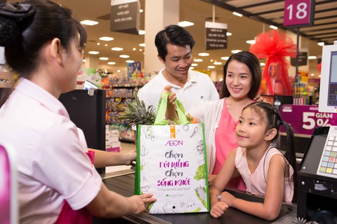 AEON Việt Nam giảm 12 triệu túi ni lông bằng những sáng kiến “xanh”- Ảnh 1. Dự án giảm thiểu rác thải nhựa dùng 1 lần được AEON Việt Nam triển khai mạnh mẽ và bền bỉ suốt 4 năm qua.