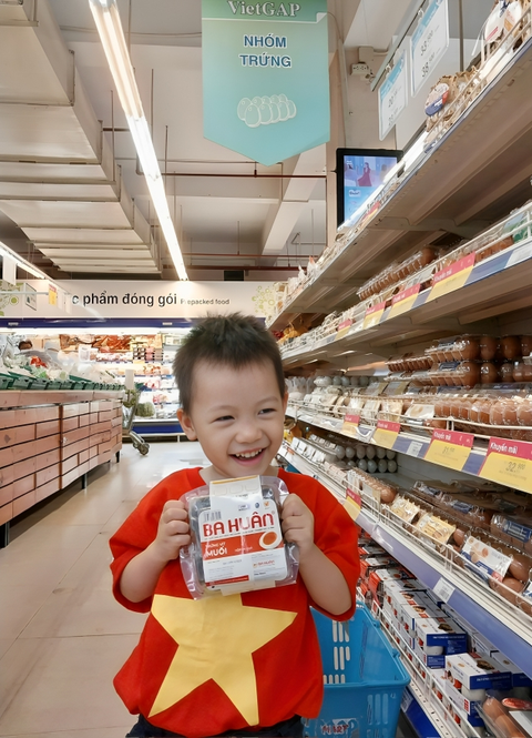 Quả trứng nên duyên vợ chồng- Ảnh 2. Ngoài trứng gà, con trai của chúng tôi còn rất thích ăn trứng cút Ba Huân - Ảnh: VĂN HÀO