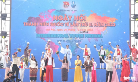 Hào hứng trải nghiệm thực tế ảo địa chỉ đỏ ở Hà Nội- Ảnh 2. Khai mạc Festival Thanh niên quốc tế lần thứ hai, năm 2023 với sự tham gia của đông đảo sinh viên quốc tế - Ảnh: HÀ THANH