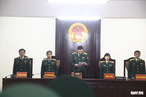 Phan Quốc Việt, tổng giám đốc Công ty Việt Á lãnh 25 năm tù- Ảnh 2. Hội đồng xét xử tuyên án với các bị cáo - Ảnh: DANH TRỌNG