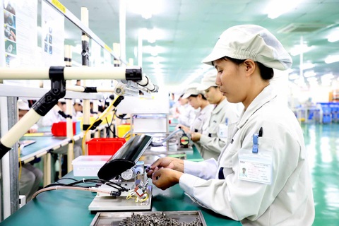 Tăng trưởng GDP năm 2023 đạt 5,05%- Ảnh 1. Ngành công nghiệp năm 2023 gặp nhiều khó khăn, chỉ tăng 3,02% so với cùng kỳ năm trước - Ảnh: Q.P.
