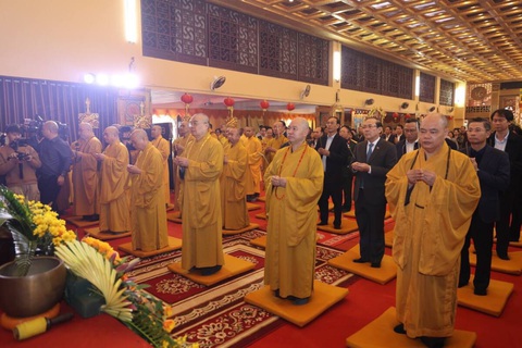 Lãnh đạo Giáo hội Phật giáo Việt Nam và lãnh đạo bộ, ban, ngành, TP Hà Nội dâng hương - Ảnh: Giáo hội Phật giáo Việt Nam Lãnh đạo Giáo hội Phật giáo Việt Nam và lãnh đạo bộ, ban, ngành, TP Hà Nội dâng hương - Ảnh: Giáo hội Phật giáo Việt Nam