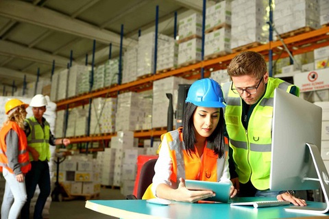 Kế toán kho và chi tiết công việc của kế toán kho- Ảnh 4. Tỉ mỉ, trung thực và cẩn trọng công việc - Ảnh: Pexels.