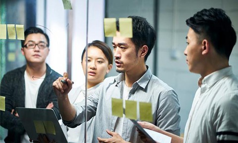 Production manager và cẩm nang để thành production manager giỏi (phần 2)- Ảnh 2. Người quản lý giỏi là người có khả năng dẫn dắt tốt - Ảnh: Internet.