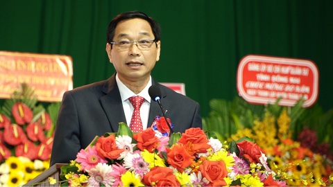 Huyện Trảng Bom kỷ niệm 20 năm thành lập- Ảnh 4. Ông Đỗ Văn Phi – Phó Chủ tịch UBND tỉnh Đồng Nai biểu dương những kết quả huyện Trảng Bom đạt được - Ảnh: CHÍ KIÊN
