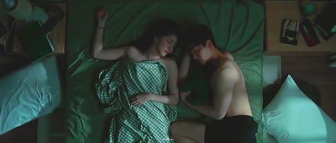 Vì sao cảnh khỏa thân của Song Kang trong Sweet Home gây ồn ào?- Ảnh 3. Song Kang từng có nhiều cảnh