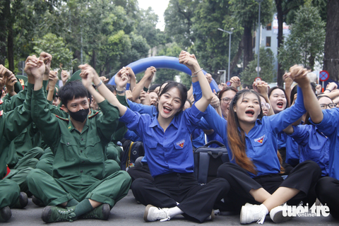 2.000 tình nguyện viên hội ngộ tại Ngày hội tình nguyện quốc gia- Ảnh 1. Không khí tươi vui tại Ngày hội tình nguyện quốc gia hôm nay tại trục đường Phạm Ngọc Thạch (quận 1, TP.HCM)