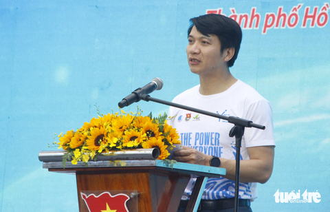 2.000 tình nguyện viên hội ngộ tại Ngày hội tình nguyện quốc gia- Ảnh 2. Bí thư thường trực Trung ương Đoàn, Chủ tịch Hội Liên hiệp thanh niên Việt Nam Nguyễn Ngọc Lương phát biểu tại Ngày hội tình nguyện quốc gia 2023
