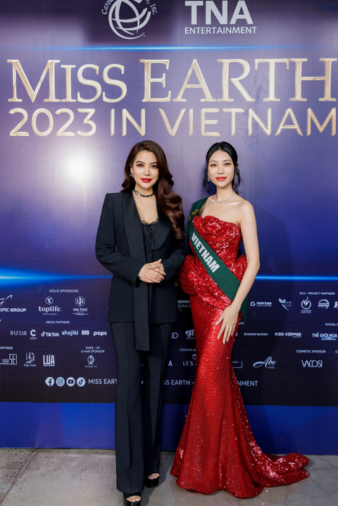 Hoa hậu Lan Anh ghi điểm nhờ hành động tinh tế với đối thủ- Ảnh 4. Bà Trương Ngọc Ánh - trưởng ban tổ chức Miss Earth 2023, tổng giám đốc TNA Entertainment và đại diện Việt Nam - Đỗ Lan Anh