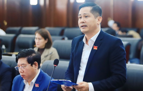 Chi nhánh Ngân hàng Chính sách Xã hội TP Đà Nẵng: hoàn thành các chỉ tiêu năm 2023- Ảnh 1. Đại biểu Đoàn Ngọc Chung phát biểu cuộc họp HĐND TP Đà Nẵng - Ảnh: Ngân hàng CSXH TPĐN