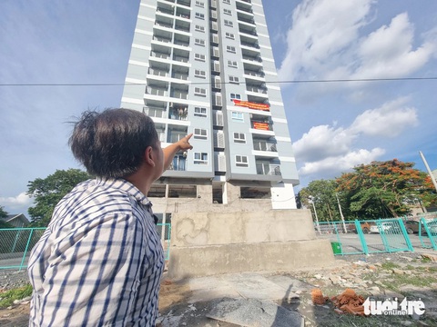 Khu nhà ở cao tầng Eden - Thuận An dù chưa hoàn thành, chưa đảm bảo an toàn phòng cháy chữa cháy nhưng vẫn có người vào ở - Ảnh: BÁ SƠN Khu nhà ở cao tầng Eden - Thuận An dù chưa hoàn thành, chưa đảm bảo an toàn phòng cháy chữa cháy nhưng vẫn có người vào ở - Ảnh: BÁ SƠN