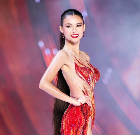 Cao Thiên Trang sinh năm 1993, có nhiều kinh nghiệm tại cuộc thi năm nay. Cô có hơn 10 năm hoạt động trong vai trò người mẫu, từng thi Vietnam’s Next Top Model 2012. Thiên Trang sở hữu chiều cao 1,76m, số đo ba vòng 86-67 -97cm - Ảnh: BTC Cao Thiên Trang sinh năm 1993, có nhiều kinh nghiệm tại cuộc thi năm nay. Cô có hơn 10 năm hoạt động trong vai trò người mẫu, từng thi Vietnam’s Next Top Model 2012. Thiên Trang sở hữu chiều cao 1,76m, số đo ba vòng 86-67-97cm - Ảnh: BTC