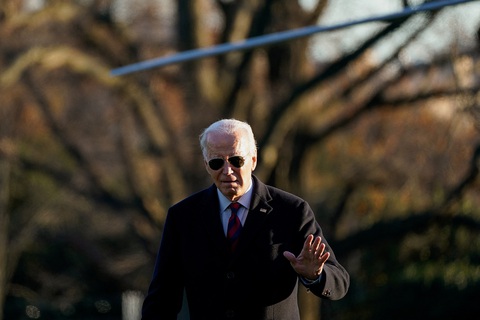 Nga oanh tạc Ukraine, ông Biden nói ông Putin phải bị ngăn chặn- Ảnh 1. Tổng thống Mỹ Joe Biden - Ảnh: REUTERS