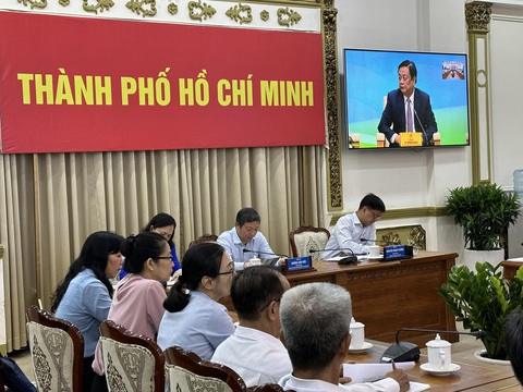 Nông dân phải sản xuất cái thị trường cần, quan trọng là bán ở đâu, bán bao nhiêu- Ảnh 2. Hội nghị Thủ tướng đối thoại với nông dân Việt Nam năm 2023 tại điểm cầu TP.HCM - Ảnh: THẢO THƯƠNG