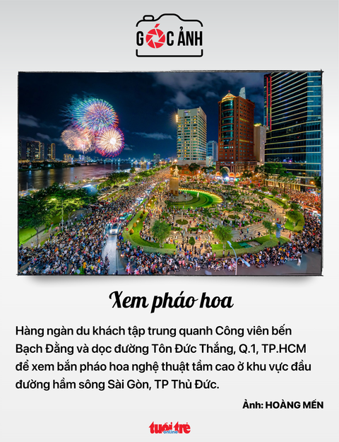 Xem pháo hoa - Ảnh: HOÀNG MẾN Xem pháo hoa - Ảnh: HOÀNG MẾN
