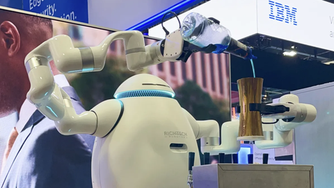 Những robot gây ấn tượng mạnh trong năm 2023- Ảnh 8. Robot Adam trình diễn tại Triển lãm điện tử tiêu dùng diễn ra ở thành phố Las Vegas - Ảnh: RICHTECH ROBOTICS